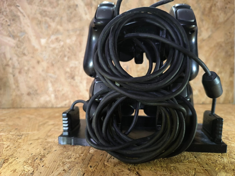 Suporte para dois comandos PS2 — fotografia 15