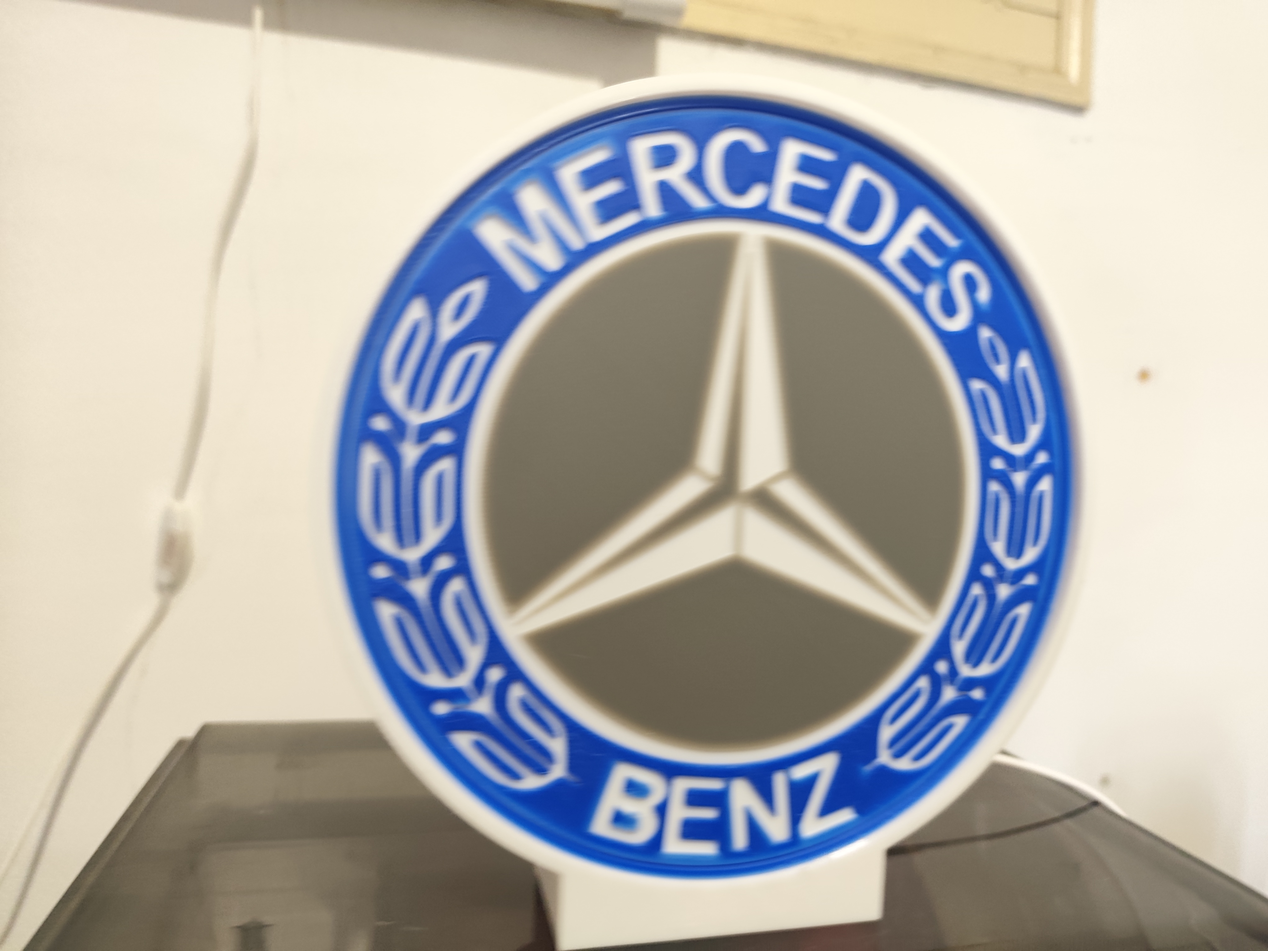Mercedes-Benz Azul e cinza · Caixa branca — imagem 3