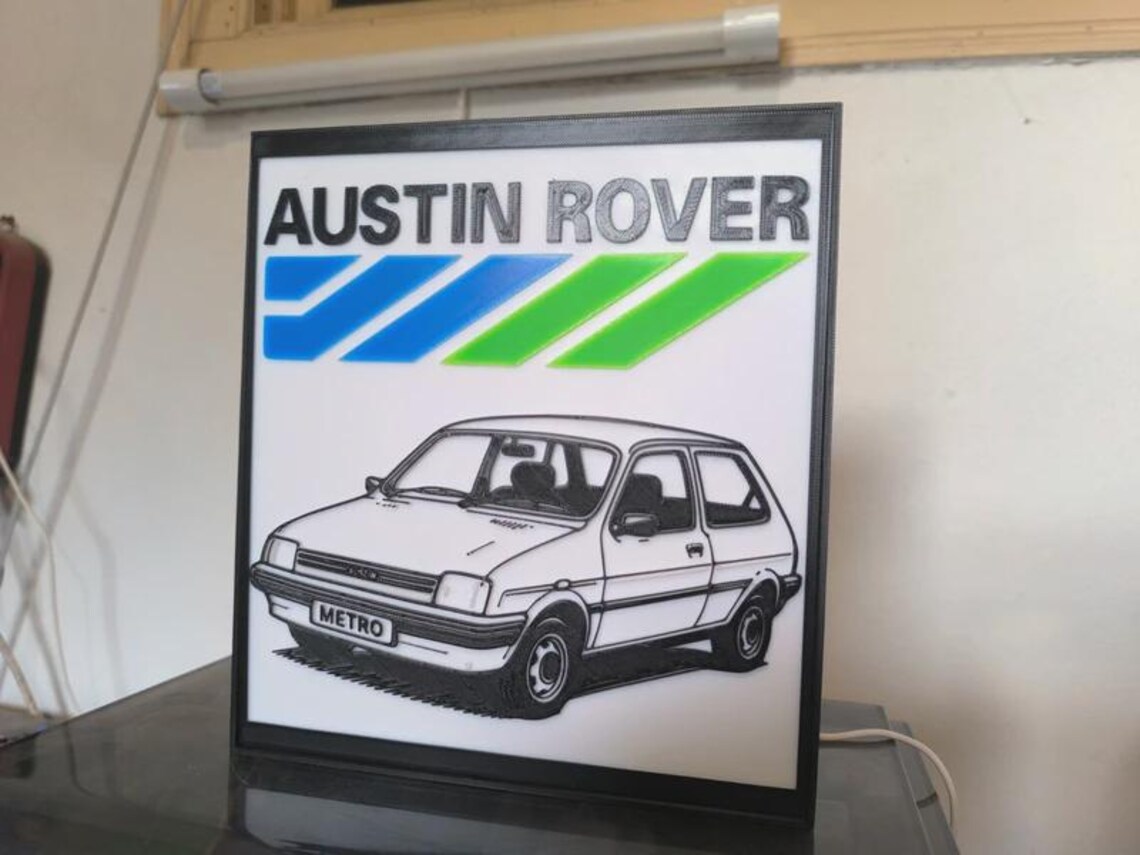 Luminária Austin Rover Metro — vista lateral em ângulo