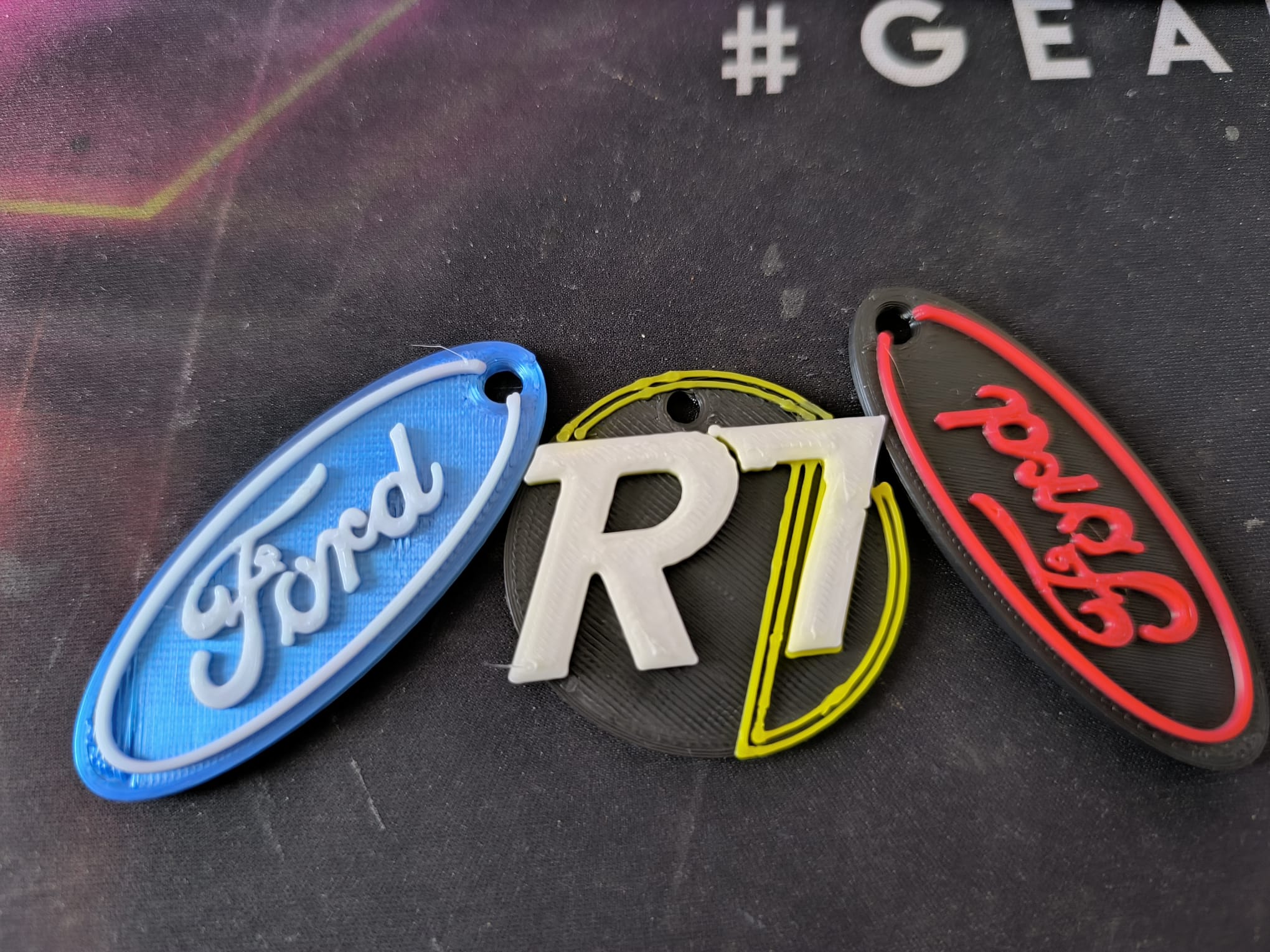 Detalhe dos porta-chaves R7 Automotive